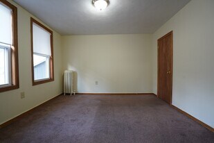 96 Nichols Ave in Watertown, MA - Building Photo