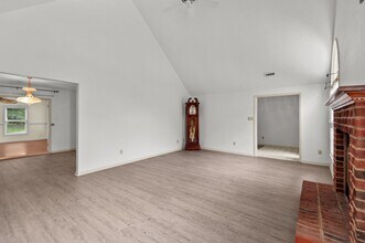 221 Forest Oaks Dr in New Bern, NC - Building Photo - Building Photo