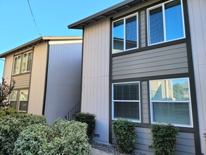 Alderwood Apartments in Ukiah, CA - Building Photo - Building Photo