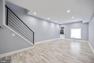 10 N Ellwood Ave in Baltimore, MD - Building Photo - Building Photo