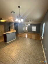 101 Red Oak Ct in Victoria, TX - Building Photo - Building Photo