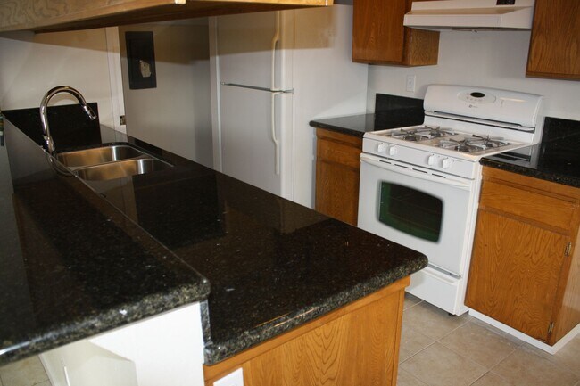 3297 Caminito Quixote in San Diego, CA - Building Photo - Building Photo