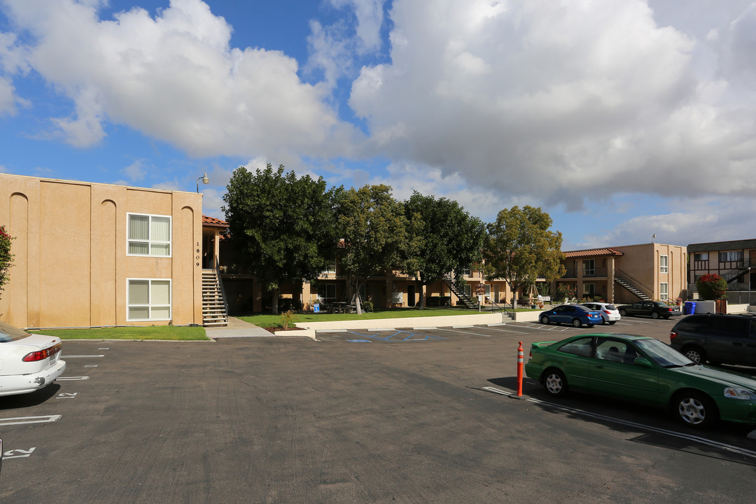 Sunny View Apartments in National City, CA - Building Photo