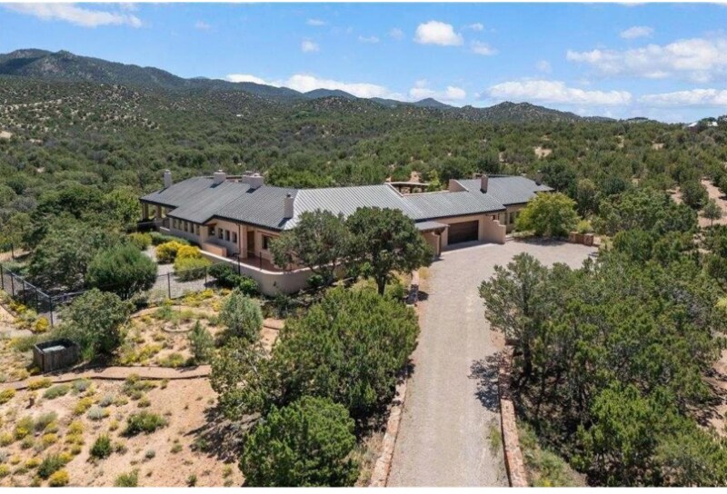 61 Ortiz Rd in Santa Fe, NM - Foto de edificio