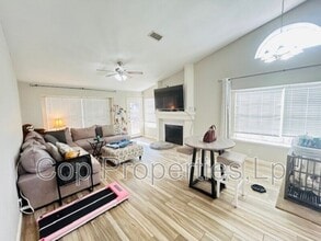 6338 Broadmeadow in San Antonio, TX - Building Photo - Building Photo