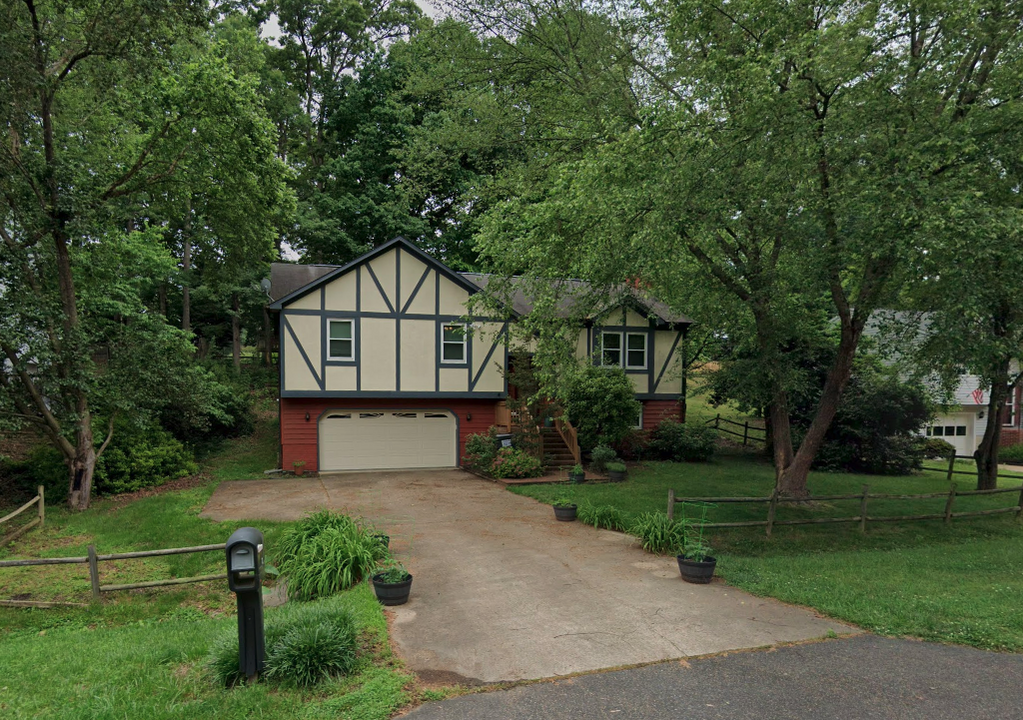 7 Creekway Ln in Fredericksburg, VA - Building Photo