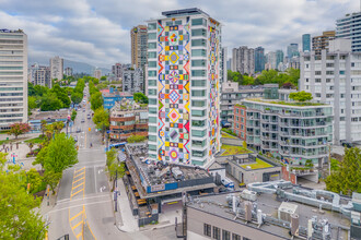 Muro in Vancouver, BC - Building Photo - Building Photo