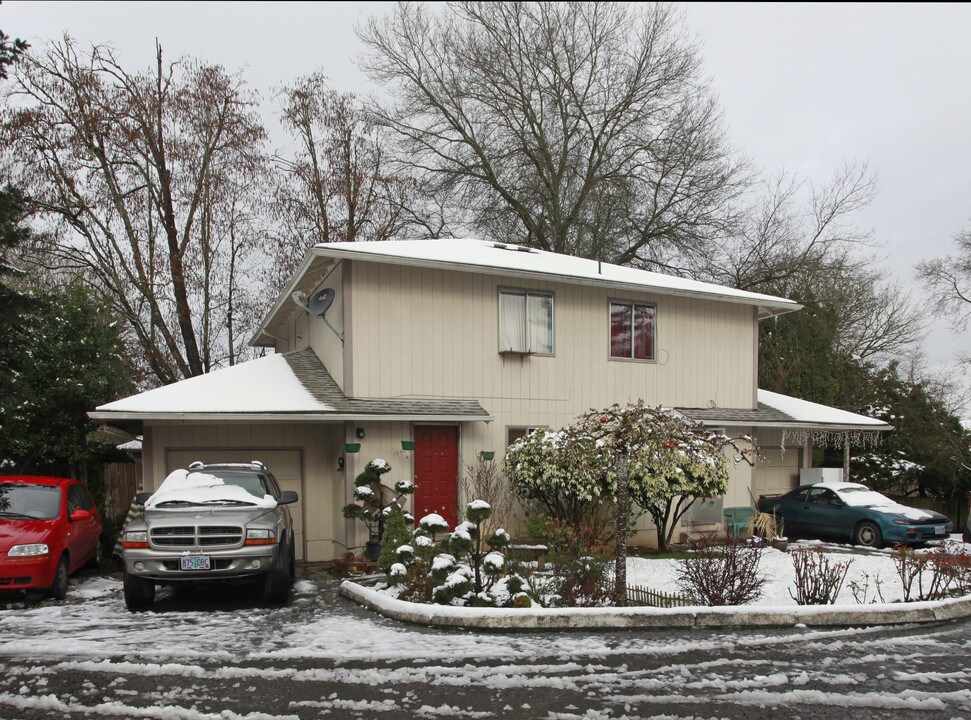 19488-19496 SW 67th Ave in Tualatin, OR - Building Photo