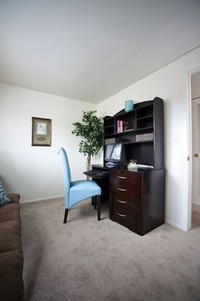 Gateway Townhomes in Romulus, MI - Foto de edificio - Building Photo