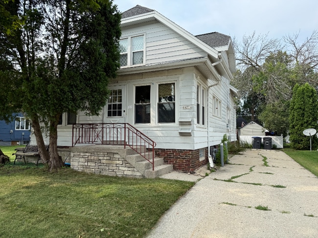 1822 Superior Ave in Sheboygan, WI - Foto de edificio - Building Photo