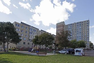 Mimico Co-Operative Homes in Toronto, ON - Building Photo - Building Photo