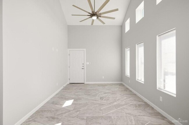 1002 Hidden Hls St in Mission, TX - Building Photo - Building Photo