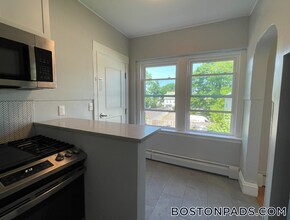 233 Lafayette St, Unit 11 in Salem, MA - Building Photo - Building Photo