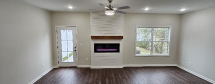 296 Locust St in Mt Pleasant, TN - Building Photo - Building Photo