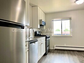 1720 Porter St SW in Wyoming, MI - Building Photo