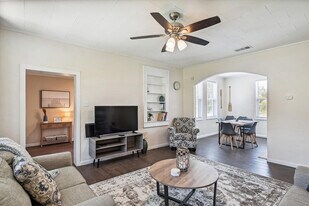 300 Mercedes Ave in Panama City, FL - Building Photo