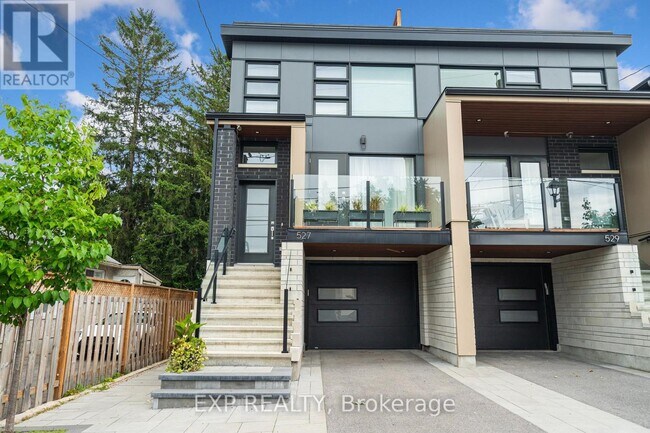 527 Broadhead Ave in Ottawa, ON - Building Photo - Building Photo