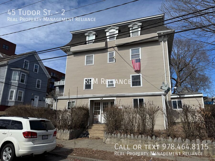 45 Tudor St in Lynn, MA - Foto de edificio