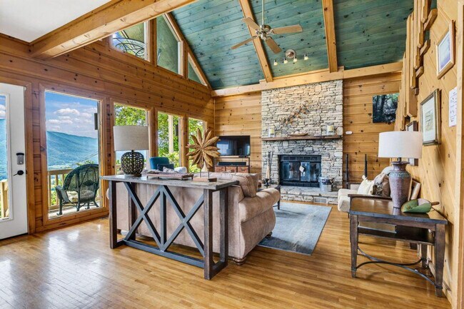 2710 Indigo Ln in Pigeon Forge, TN - Building Photo - Building Photo