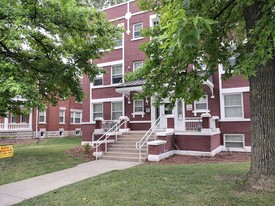 Walnut Apartments