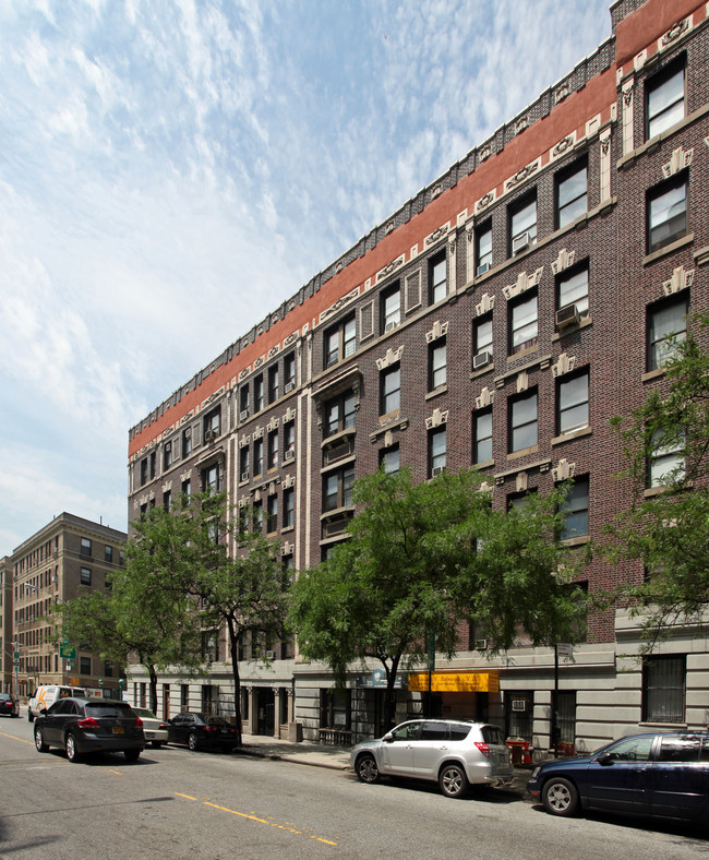 Annadale in New York, NY - Foto de edificio - Building Photo