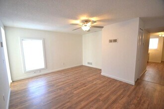 361 Locust St, Unit #4 in Valparaiso, IN - Building Photo - Building Photo