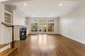 5422 Gibson St in Houston, TX - Foto de edificio - Building Photo