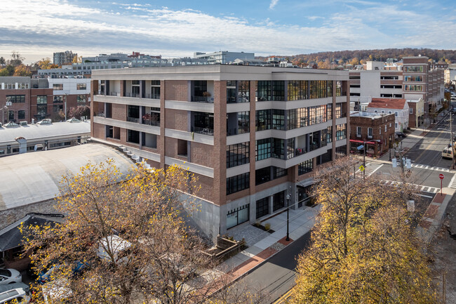 Glen Willow Lofts in Montclair, NJ - Foto de edificio - Building Photo