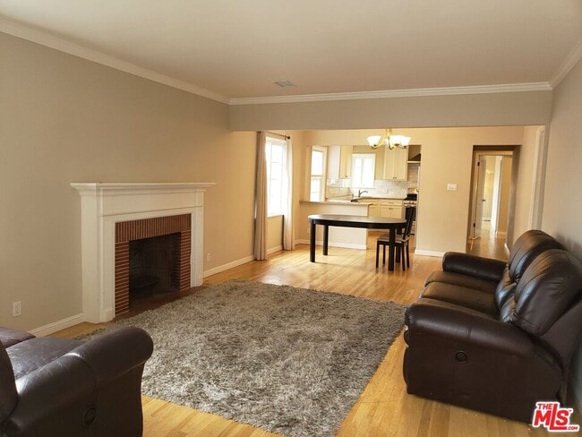 1729 S Carmelina Ave in Los Angeles, CA - Building Photo - Building Photo