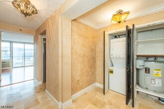 300 Main St in Little Falls, NJ - Building Photo - Building Photo