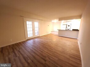 2502 Markham Ln-Unit -5 in Hyattsville, MD - Building Photo - Building Photo