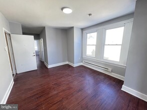 125 W Logan St in Philadelphia, PA - Building Photo - Building Photo