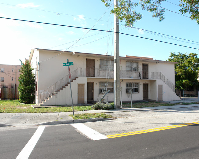 1202 NW 61st St in Miami, FL - Building Photo - Building Photo