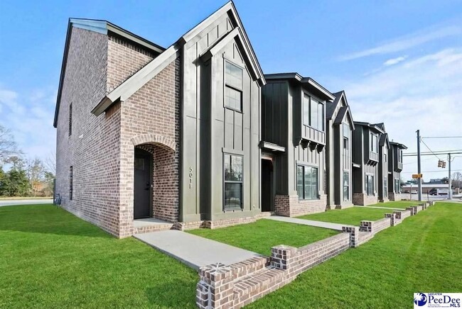 501 W Cheves St in Florence, SC - Foto de edificio - Building Photo
