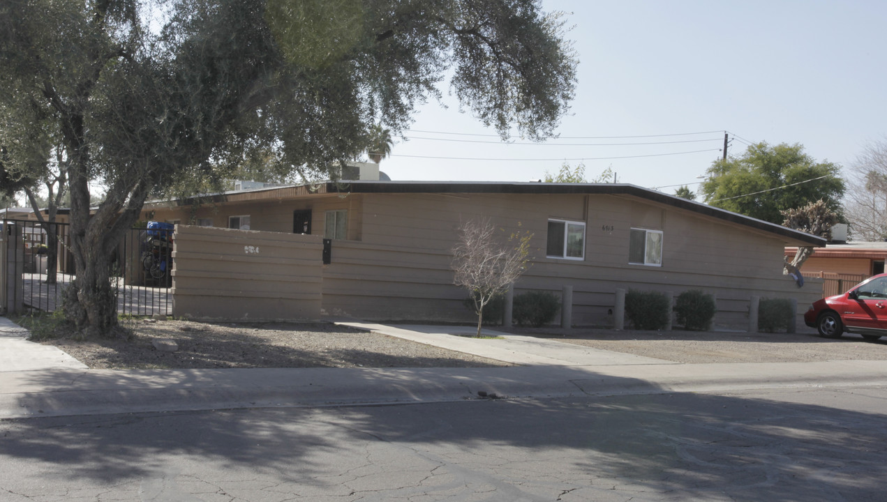 6713 E Cheery Lynn Rd in Scottsdale, AZ - Building Photo