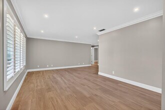 905 Shore Dr in North Palm Beach, FL - Building Photo - Building Photo