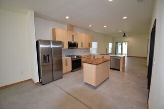 780 8th Ave NE in Largo, FL - Building Photo - Building Photo