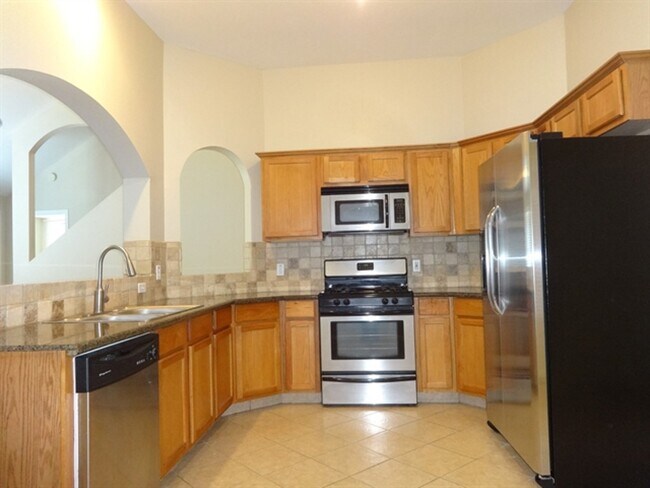 18439 Sunrise Oaks Ct in Montgomery, TX - Building Photo - Building Photo