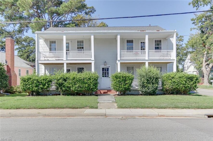 2408 Baltic Ave, Unit 1 in Virginia Beach, VA - Building Photo