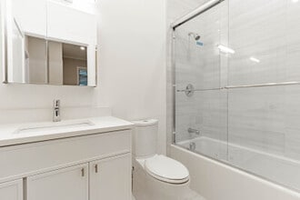 163 Everett St, Unit 102 in Boston, MA - Building Photo - Building Photo
