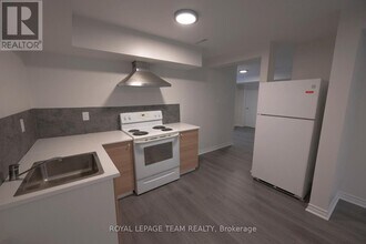 27 Rockcress Gardens in Ottawa, ON - Building Photo - Building Photo