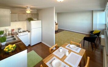 6171 N Sheridan Rd, Unit 505 in Chicago, IL - Foto de edificio - Building Photo