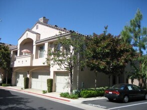 5548 Renaissance Ave in San Diego, CA - Building Photo - Building Photo