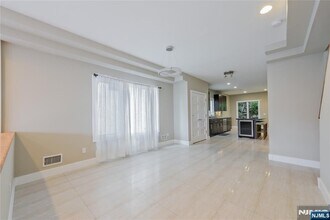 760A Undercliff Ave in Edgewater, NJ - Building Photo - Building Photo