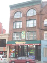 177-179 E Main St in Waterbury, CT - Building Photo - Building Photo