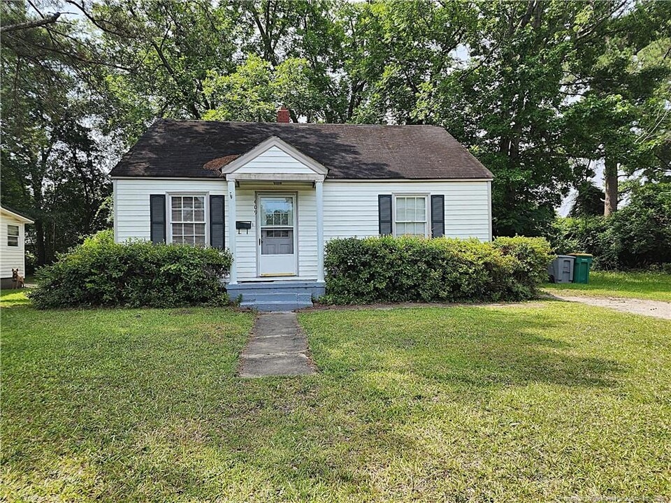 409 W 19th St in Lumberton, NC - Foto de edificio