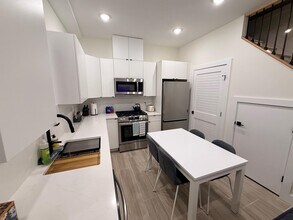 27 Graham St in Jersey City, NJ - Building Photo - Building Photo