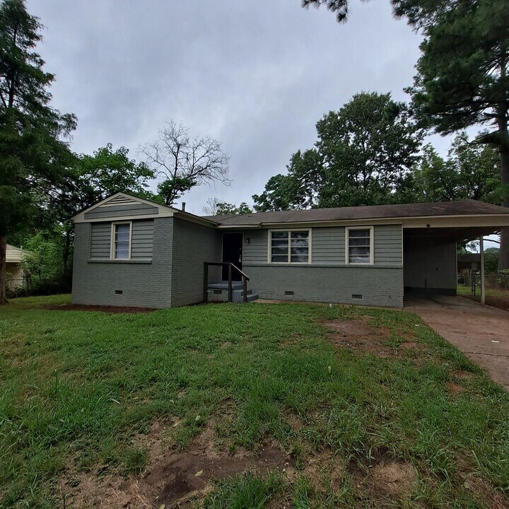 264 E Holmes Rd in Memphis, TN - Building Photo
