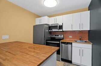 4343 N Clarendon Ave, Unit 613 in Chicago, IL - Building Photo - Building Photo