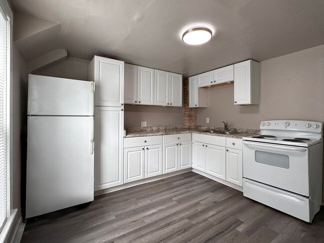 property at 408 E Pacific St